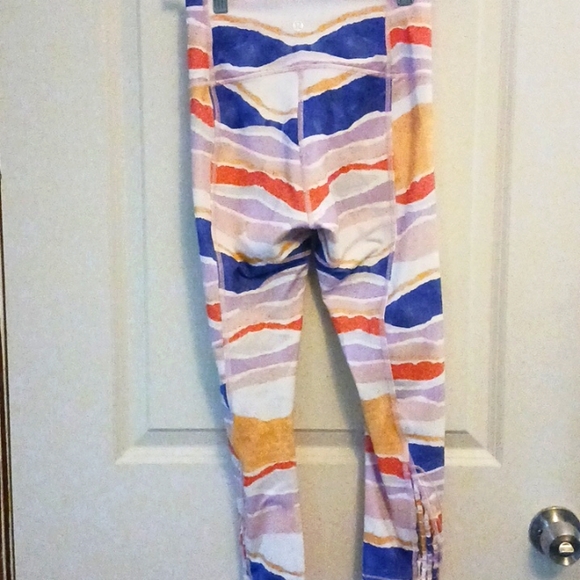 Lululemon True Self Crop Capri High Rise BLEACHER STRIPE White Iris Flow… - Picture 2 of 6